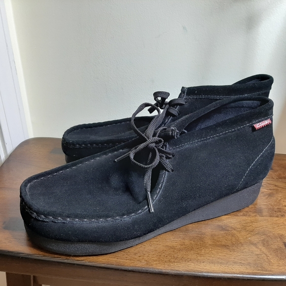 Clarks Other - Clarks Stinson Hi Suede Chukka Boots Black 10.5